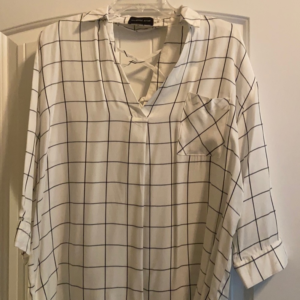 Soft white and black shirt, mustard seed